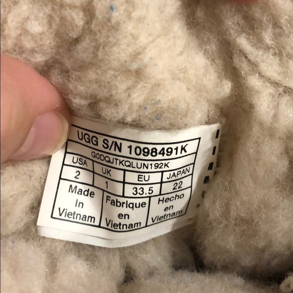 Gold glitter girls UGGs - Picture 5 of 5